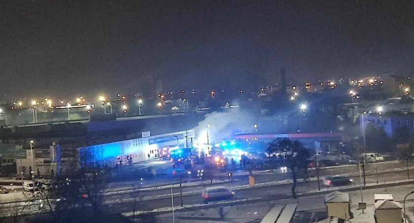 Ogromne straty po pożarze stacji kontroli pojazdów przy ul. Podmiejskiej