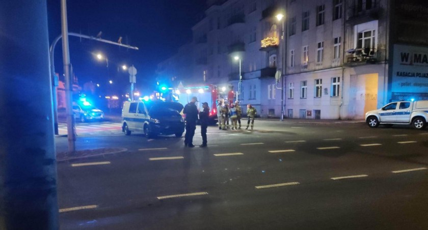 Rozbity radiowóz w sylwestrową noc. Policjantka spowodowała kolizję na skrzyżowaniu