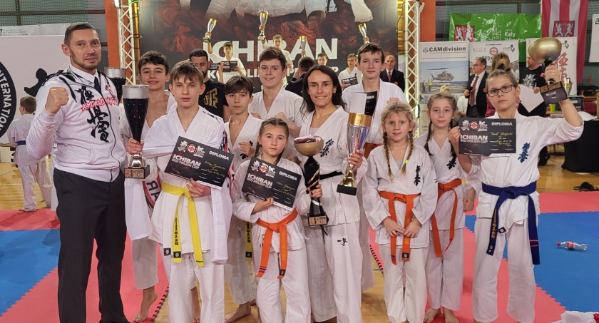 Medalowy początek roku kaliskich karateków