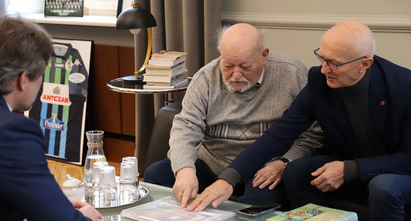 Polak z La Louviere z sentymentalną  wizytą w ratuszu