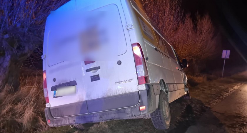Zderzenie pojazdów w Stobnie. Sprawczyni popełniła szereg wykroczeń, „zarobiła” wysoki mandat