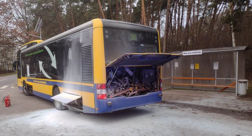 Zapalił się hybrydowy autobus KLA. Duże straty