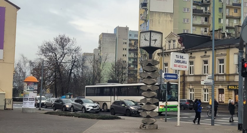 Zegar przy Serbinowskiej wreszcie ożyje