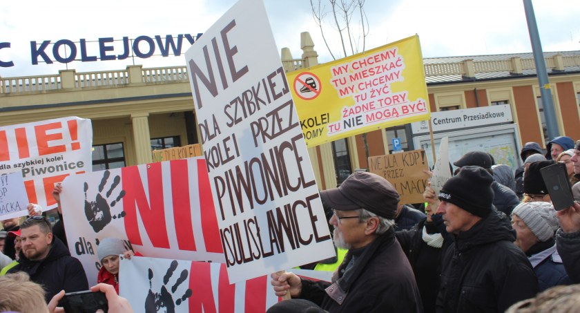 Następny duży protest w sprawie wariantów przebiegu kolei dużych prędkości