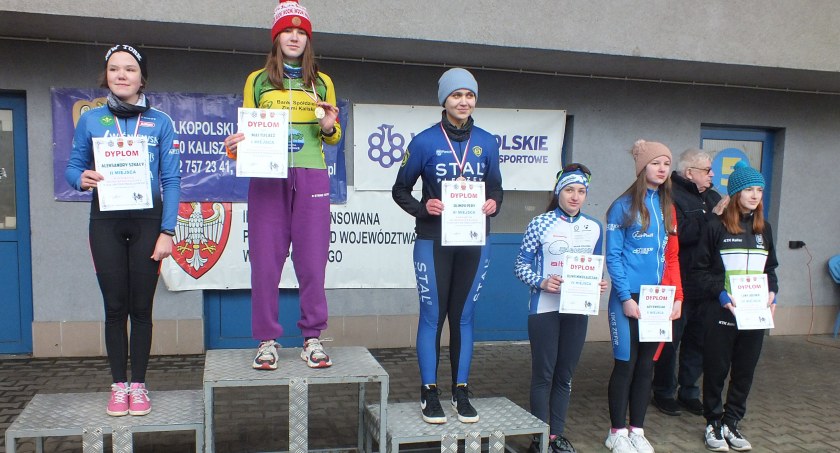 Kolarskie przełaje na stadionie