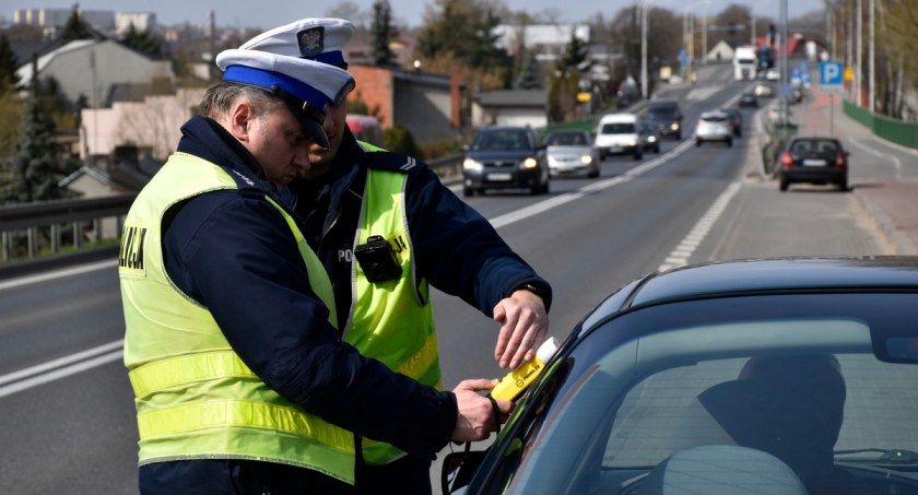 Przekroczył prędkość, prowadził pijany. Kaliszaninowi grozi do 2 lat więzienia
