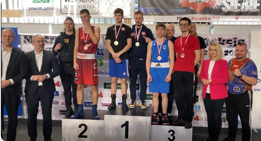 Medale kaliskich bokserów na ringu w Pile