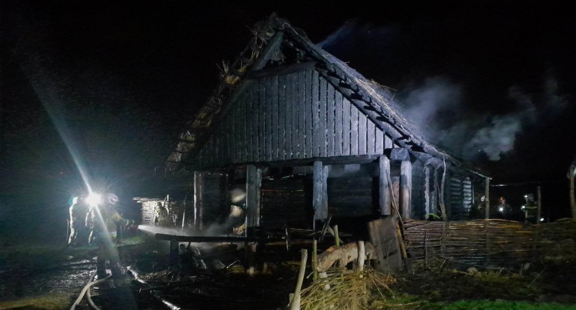 Zawodzie w ogniu. Nocny pożar w Rezerwacie Archeologicznym