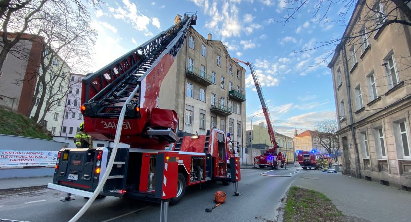 Duże straty po pożarze kamienicy przy ul. Górnośląskiej