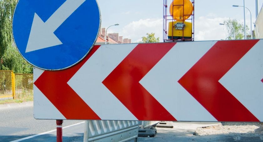 Utrudnienia w ruchu kołowym w obrębie skrzyżowania ul. Łódzkiej z ul. Szlak Bursztynowy 
