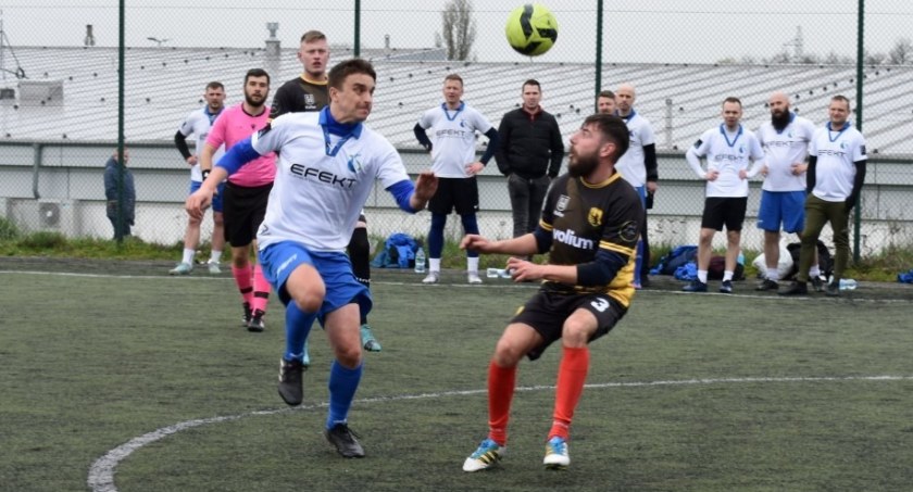 Liga piłkarska i rozwojowa