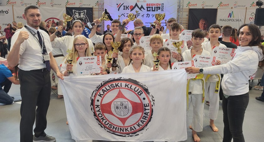 Zwycięstwa kaliskich karateków w turnieju Beskidy 2023