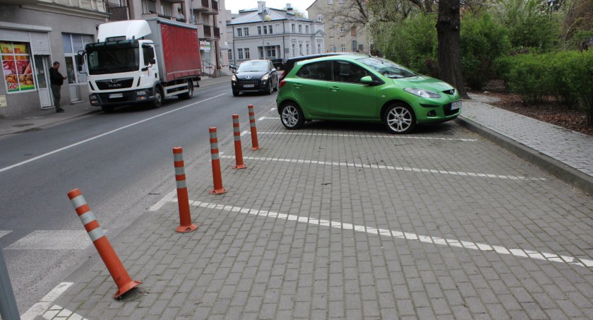 Czy stać nas na marnotrawstwo miejsc parkingowych?