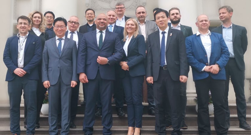 Wizyta delegacji z Korei w WSK „PZL-KALISZ”