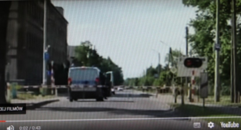 Kierowco!  Nie z każdego policjanta bierz przykład