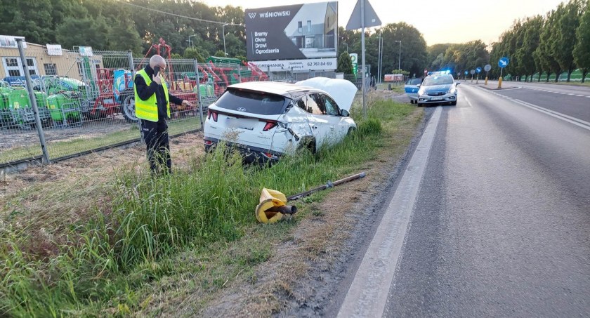 Kompletnie pijany 18-latek roztrzaskał hyundaia rodziców
