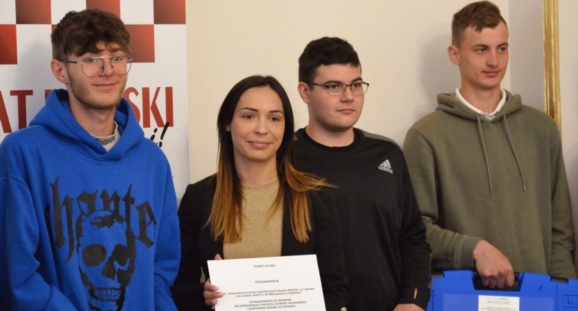 Pomoce dydaktyczne za 105 tys. zł dla szkół w Liskowie i Opatówku