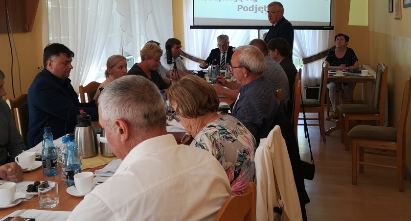 Jednogłośne wotum zaufania i absolutorium dla Wójta Gminy Szczytniki 
