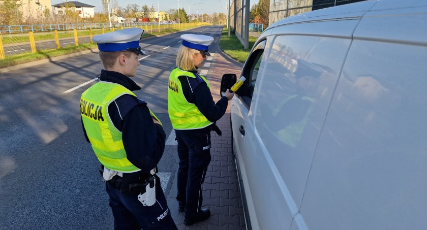Jechał za szybko, w dodatku był nietrzeźwy. Kaliszanin za kierownicą iveco zatrzymany przez drogówkę