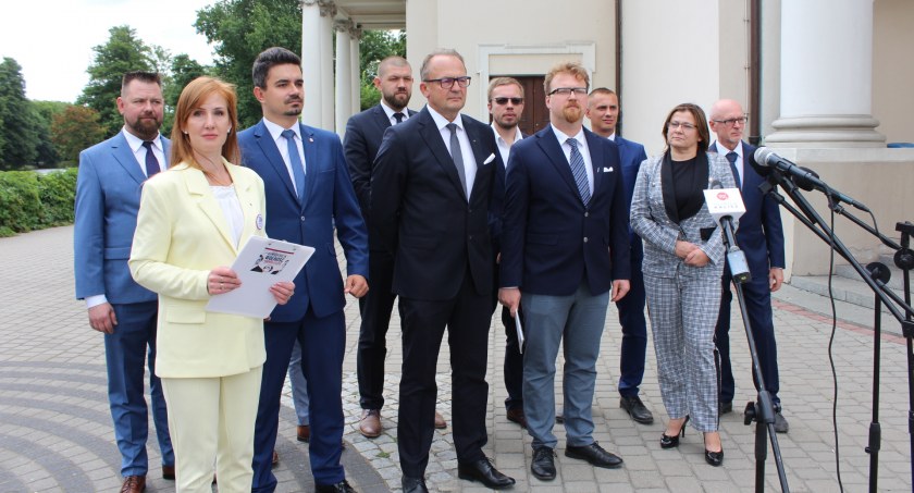 Konfederacja ujawniła  liderów list wyborczych