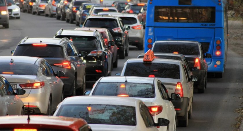 Niemcy rezygnują ze stref czystego transportu, polskie miasta chcą je wprowadzać