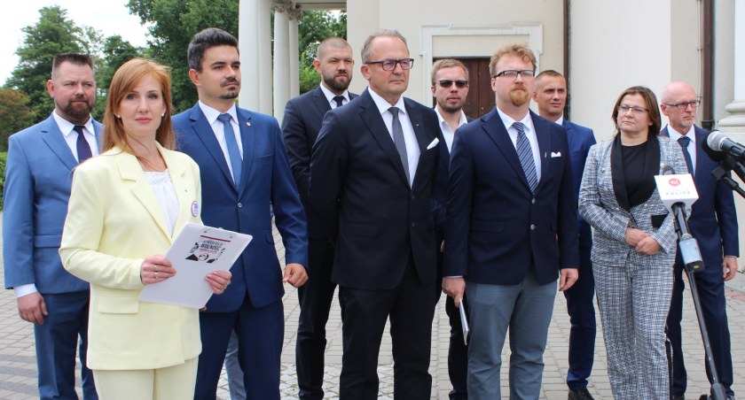 Konfederacja: Były minister zdrowia  powinien odpowiadać za ogromne szkody jakie wyrządził Polakom