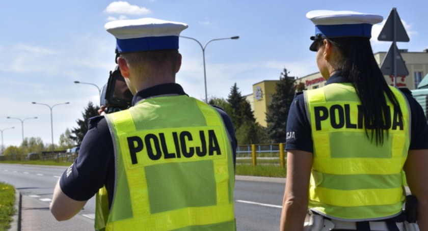 23-latek w BMW znacznie przekroczył dozwoloną prędkość. Musi zapłacić podwójny mandat