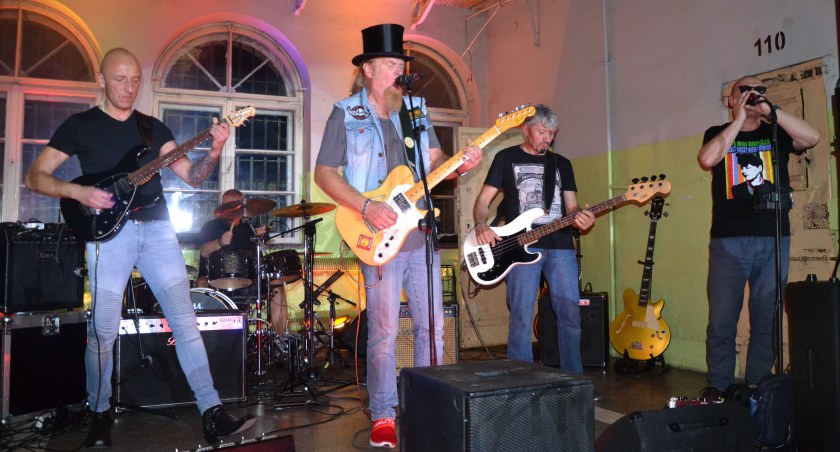 Blues zza (więziennych) krat