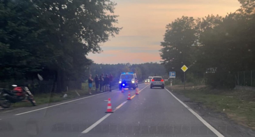 16-latek na motorowerze potrącił rowerzystkę