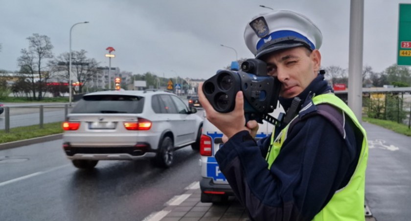 Policja przeprowadziła akcję „Prędkość”. Aż sześciu kierowców pożegnało się z prawem jazdy