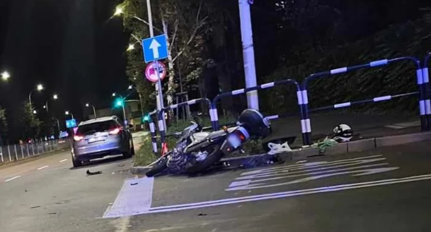 Zderzenie samochodu osobowego i motocykla w Kaliszu