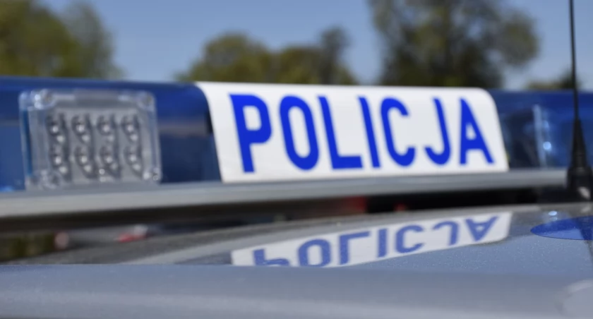 Wypadek w Piotrowie. Policja poszukuje kierowcy, który potrącił rowerzystę 