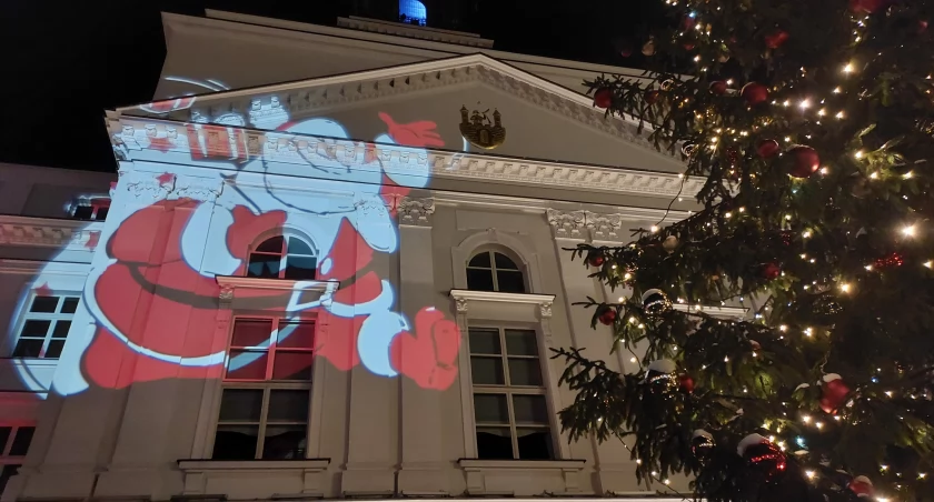 Mikołajkowe oblężenie! “Mikołajki jak z bajki” na kaliskim rynku [ZDJĘCIA]