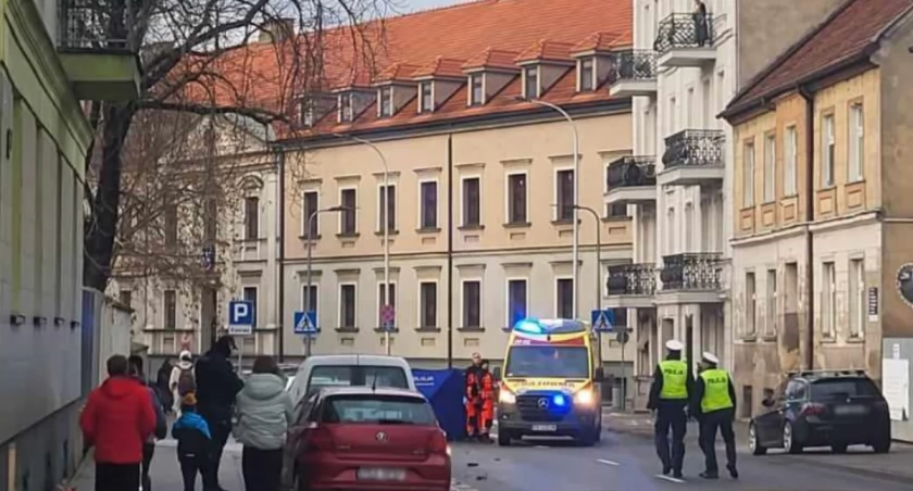 Tragedia na ul. Nowy Świat. Starsza kobieta zginęła na przejściu dla pieszych
