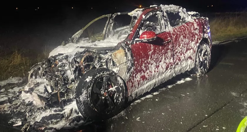 Fatalny Sylwester. Luksusowe auto spłonęło doszczętnie