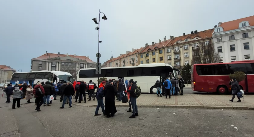 Kaliszanie jadą do Warszawy na protest. Wyjechało pięć autobusów 