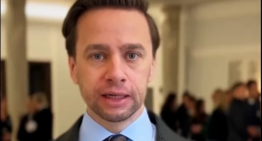 Krzysztof Bosak celnie i krótko tłumaczy obecny chaos 