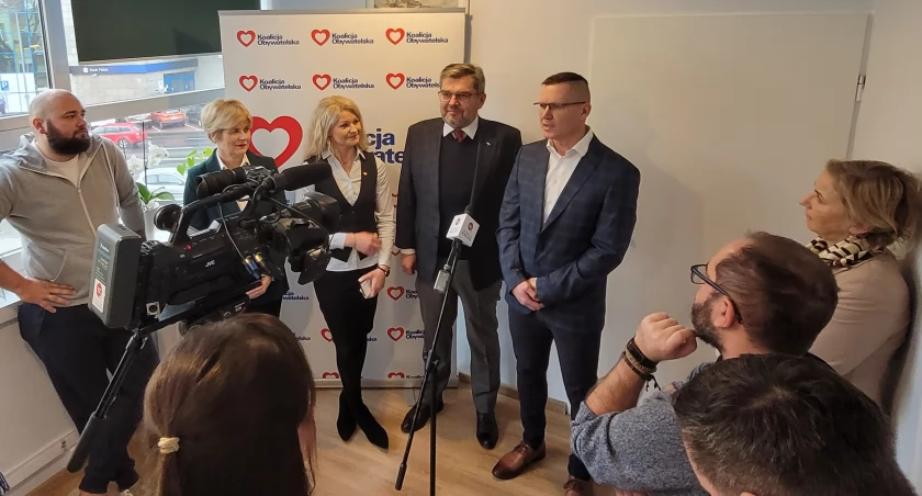 Posłanka Karolina Pawliczak w zespole rozliczającym PiS