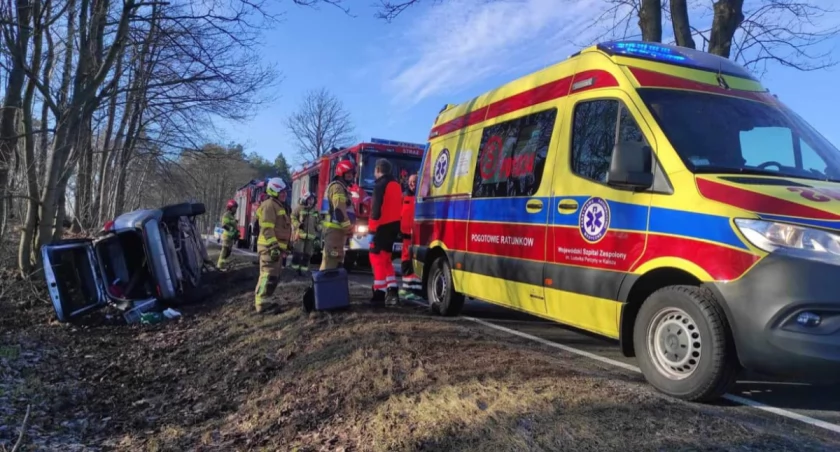 Straciła panowanie nad samochodem i wylądowała w rowie