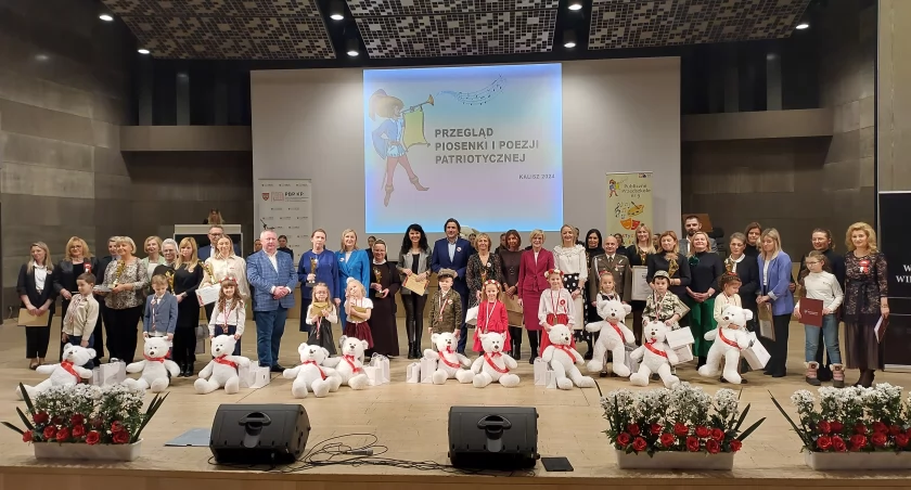 Najmłodsi artyści zachwycili kaliską publiczność - Gala Przeglądu Piosenki i Poezji Patriotycznej