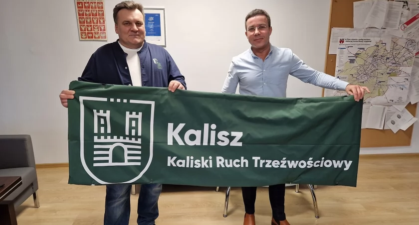 Wiceprezydent Kalisza przekazał darowiznę Stowarzyszeniu Abstynencki Klub Wzajemnej Pomocy ,,Jantar