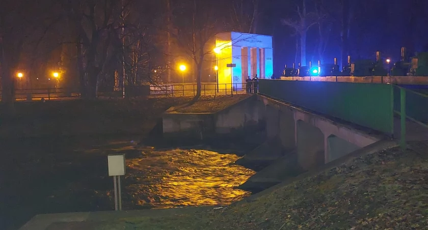 Dramat w Parku Miejskim. Kobieta wskoczyła do rzeki