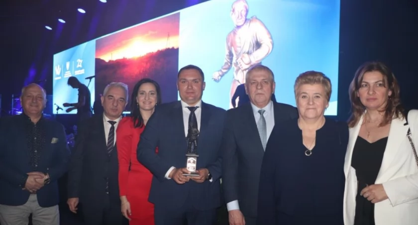 Kamila i Karol Janas z Brudzewa laureatami Konkursu Wielkopolski Rolnik Roku 2023