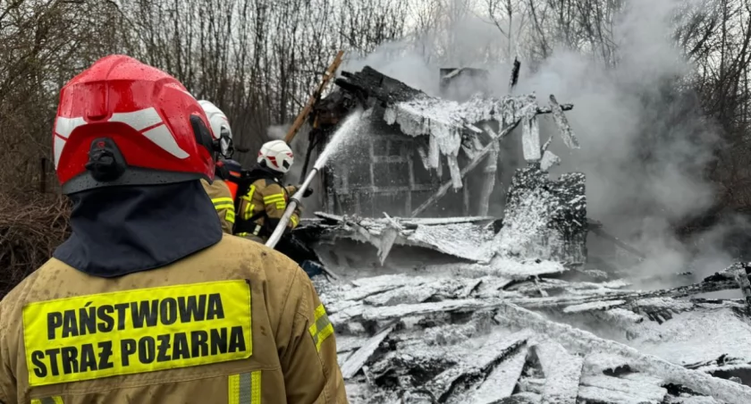 Pożar drewnianego budynku przy ul. Złotej