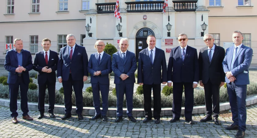 By nikt z radnych powiatowych  nie mówił moja gmina, mój okręg, to ma być nasz  powiat
