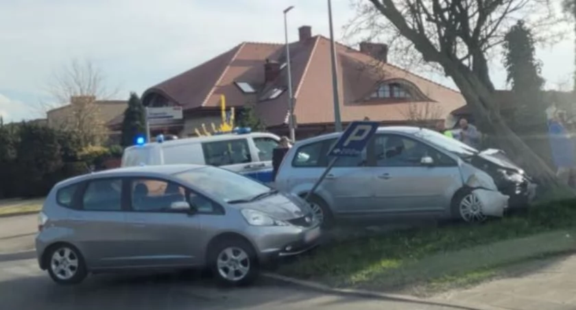 Zderzenie na Zagorzynku. 88-latek nie ustąpił pierwszeństwa przejazdu