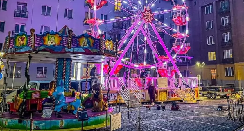 Karuzela i młyńskie koło na Głównym Rynku!