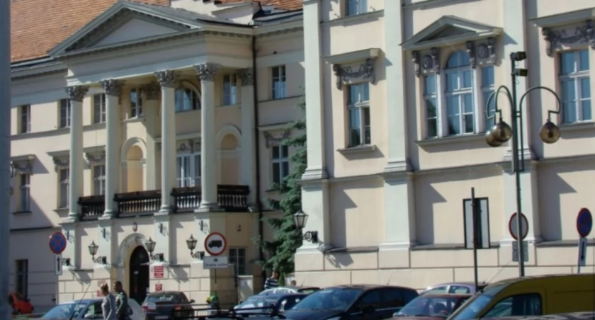 PiS  zwycięża a sromotna porażka Koalicji Obywatelskiej w wyborach do Rady Powiatu Kaliskiego