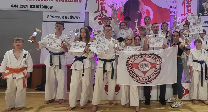 Memoriałowe medale karateków