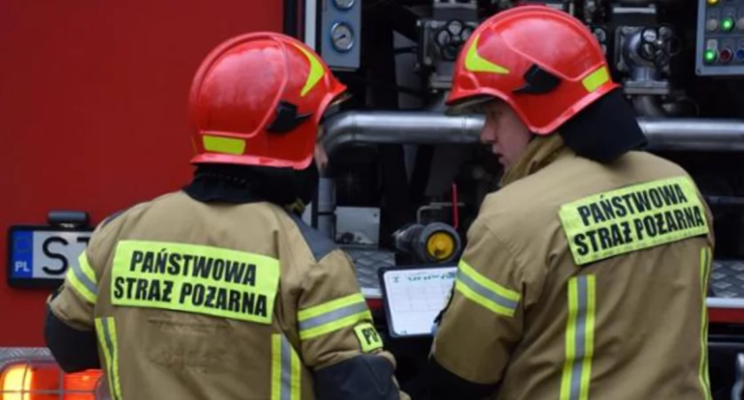 Nocny pożar w kamienicy przy ul. Podmiejskiej i ewakuacja lokatorów